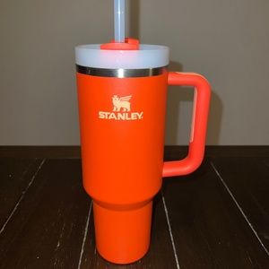 Stanley 40oz Flow State Tumbler in Tigerlilly